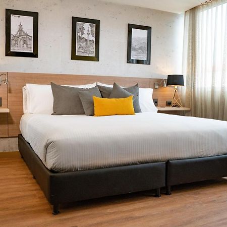 Hotel Casino Internacional Cucuta Exterior photo A bedroom at the hotel
