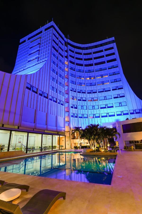 Hotel Casino Internacional Cucuta Exterior photo The hotel at night