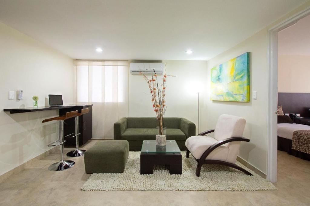 Hotel Casino Internacional Cucuta Exterior photo A living room